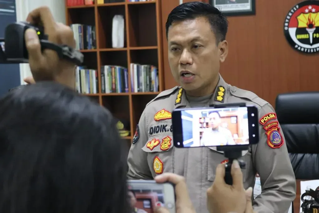 Viral Pria Paruh Baya Menenteng Kepala di Sulteng, Begini Penjelasan Polisi