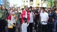 Beh, Jokowi Bareng Anak dan Menteri Kompak CFD-an di Solo I Teras Media