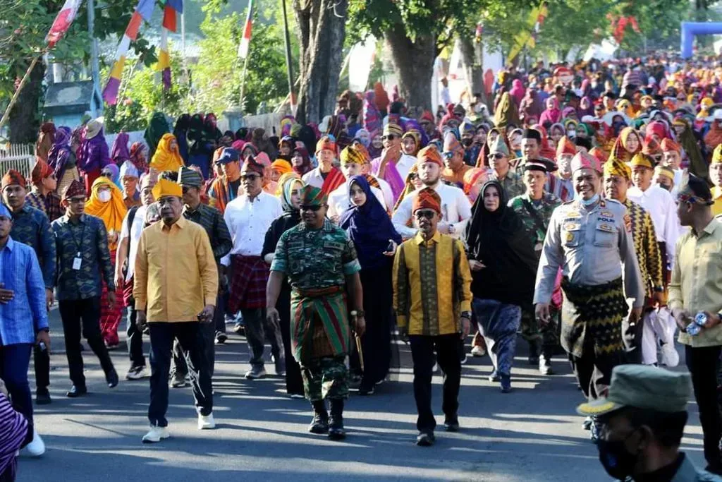 Fatahillah Ramli : Pakaiaan Adat Rimpu Harus menjadi Perhatian bagi Kementrian Pariwisata dan EKRAF I Teras Media