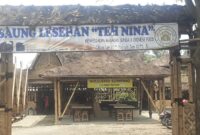 Saung lesehan teh nina menyediakan makanan menu khas sunda dan makan sea food yang beralamat di Desa Kayu Agung Sepatan Kabupaten Tangerang