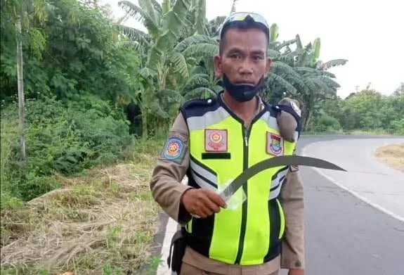 Cegah Aksi Tawuran, Satpol PP Sukadiri Bubarkan Gerombolan Pelajar I Teras Media