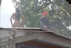 Akibat Korsleting Listrik Rumah Warga Banyu Asih Terbakar, Warga Panik Ikut Memadamkan I Teras Media