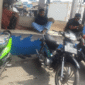 Tukang ojek pangkalan pasar jati Mauk sedang menunggu penumpang. 