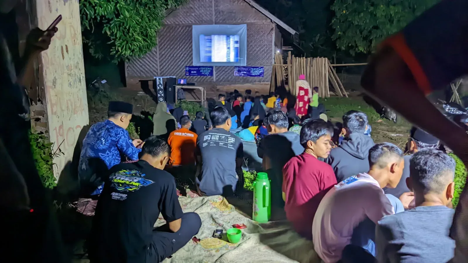 Masyarakat Binong Lebak Antusias Nobar G30S-PKI I Teras Media