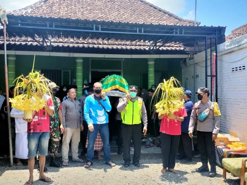 Polda Jatim Berikan Tali Asih ke Korban Lanjuruhan I Teras Media