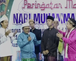 Ketua DPRD Kabupaten Tangerang Berikan Hadiah Umroh Kepada Qori Tunanetra