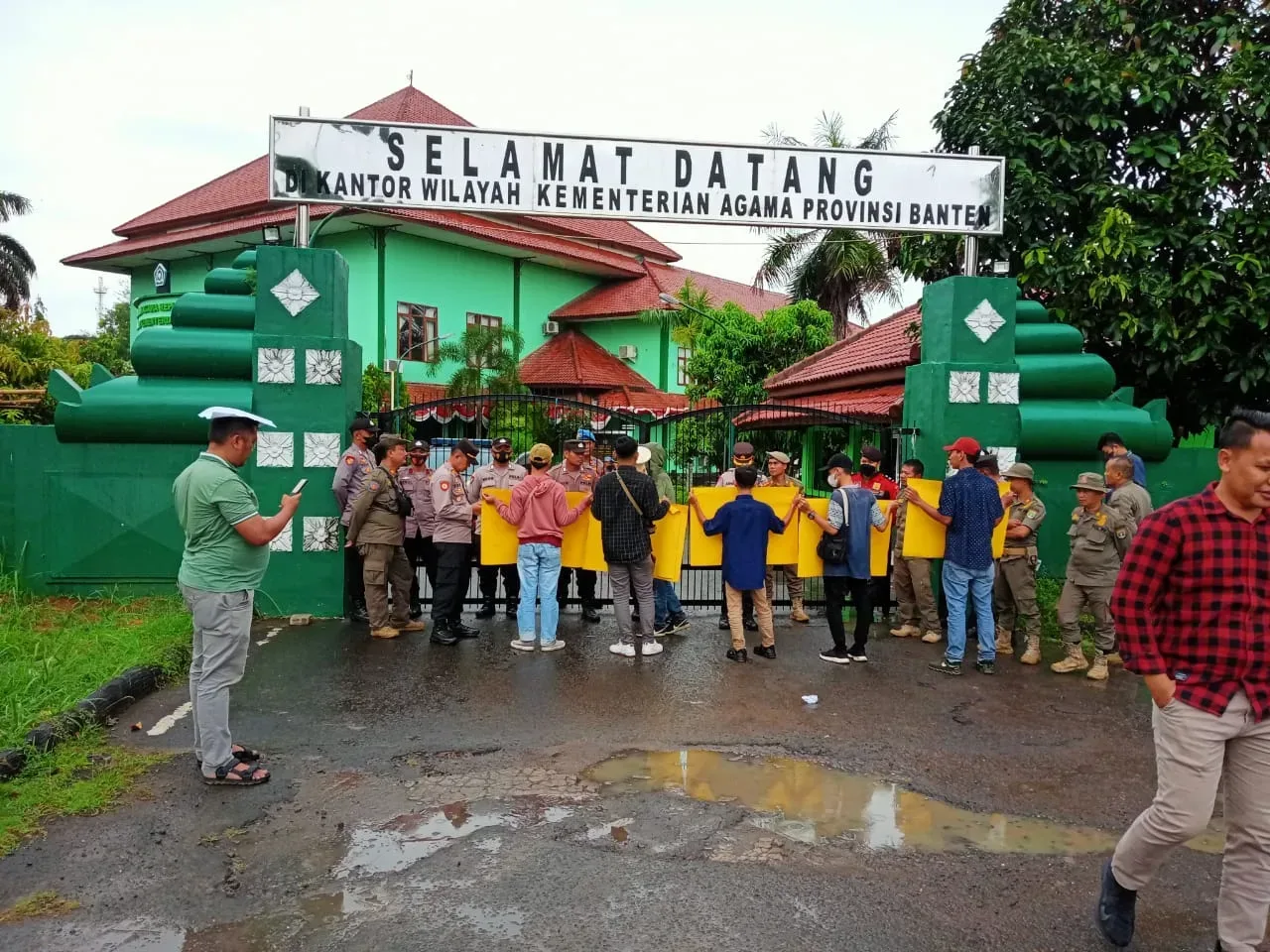 Parah..! Diduga Kanwil Kemenag Banten Jadi Sarang KKN