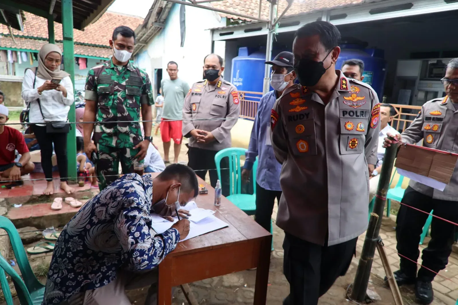 Pilkades AMAN...!Kapolda Banten Tinjau TPS di Lebak I Teras Media