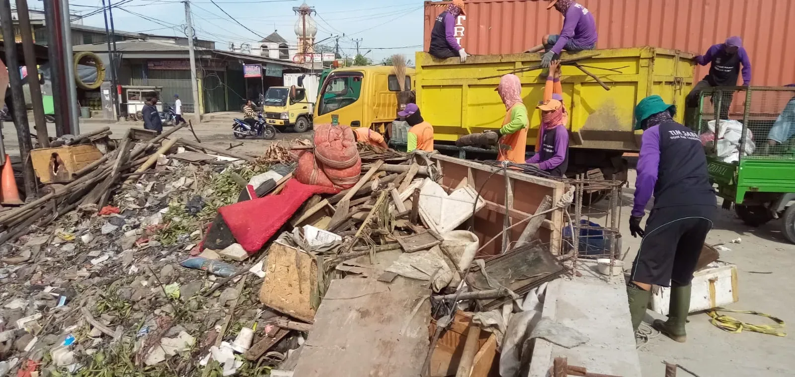 TUTUP TOTAL...!Truk Sampah Datang ke TPA Jatiwaringin Ternyata Ugal-ugalan I Teras Media