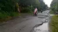 Waduh..! Jalan Ciinjuk Rusak Parah, Aktivis Soroti Program Jaka Mantul