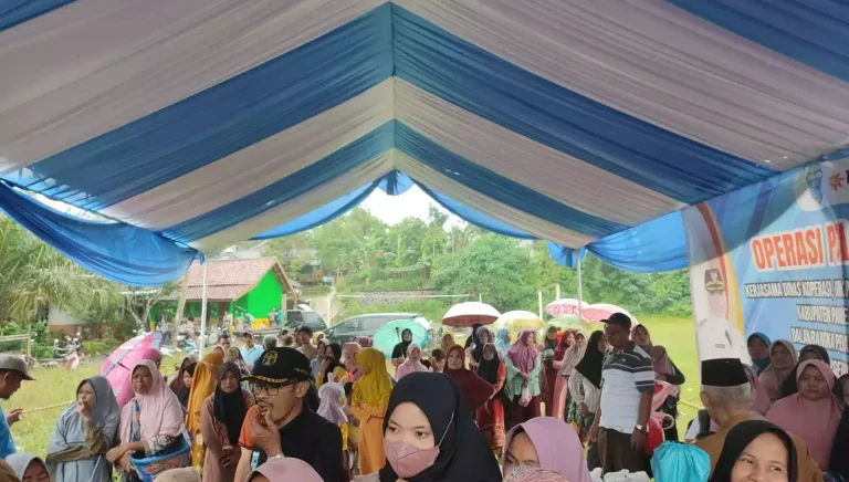 IMG-20221226-WA0017 Disperindag Lebak Dukung Operasi Pasar Bulog I Teras Media