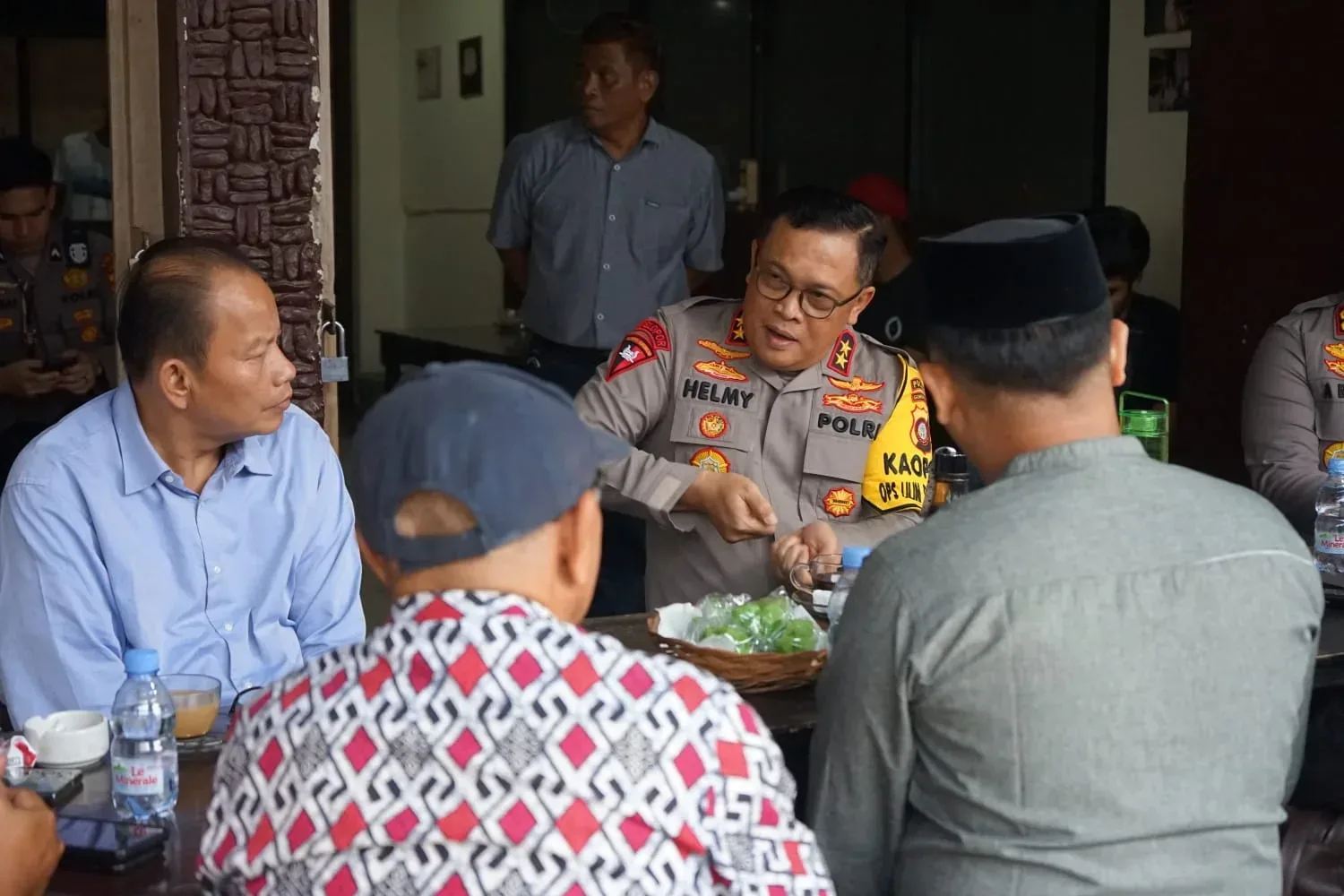 Kapolda Gorontalo Sambangi Warkop Ano Tampung Keluhan Masyarakat I Teras Media