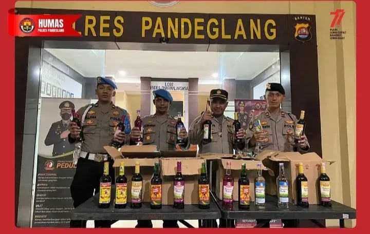 Amankan Miras, Polres Pandeglang Antisipasi Gangguan Kamtibmas Nataru.!