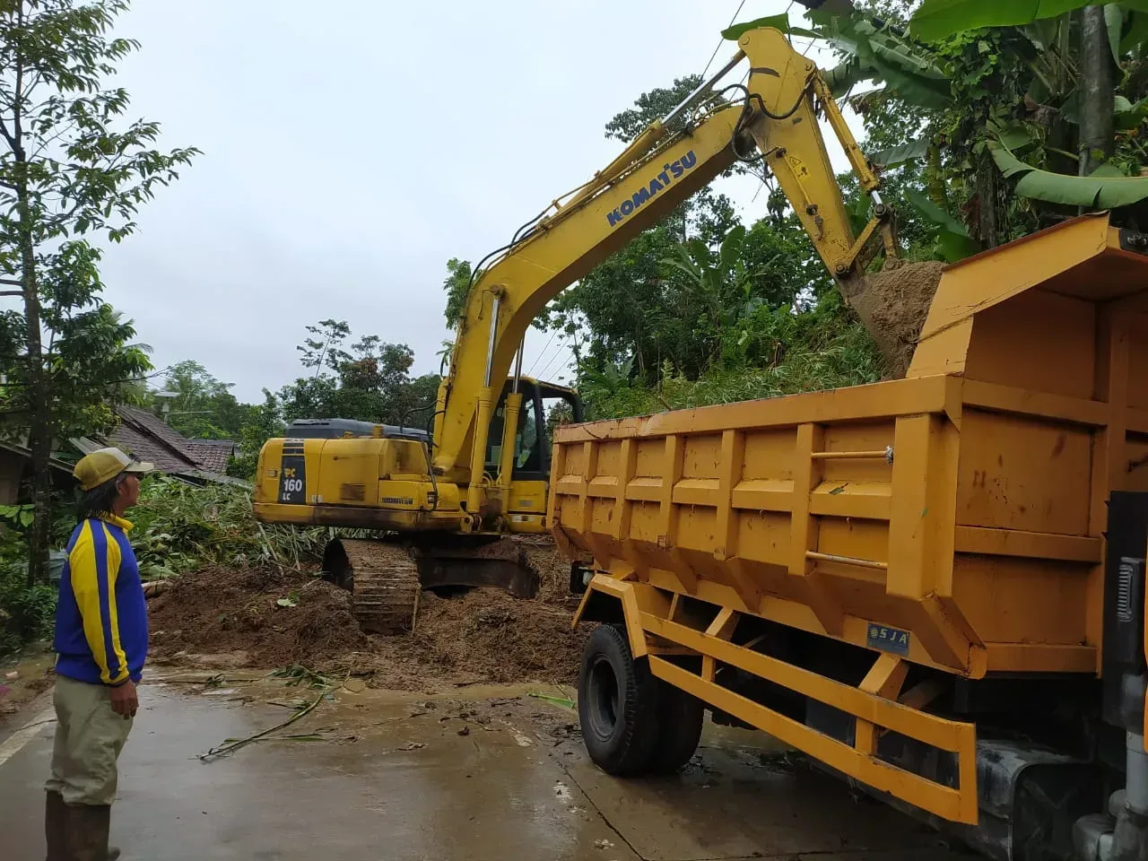 Gak Pake Lama, Aksi Gerak Cepat UPTD PJJ Wilayah Pandeglang Tangani Jalan Amblas.! I Teras Media