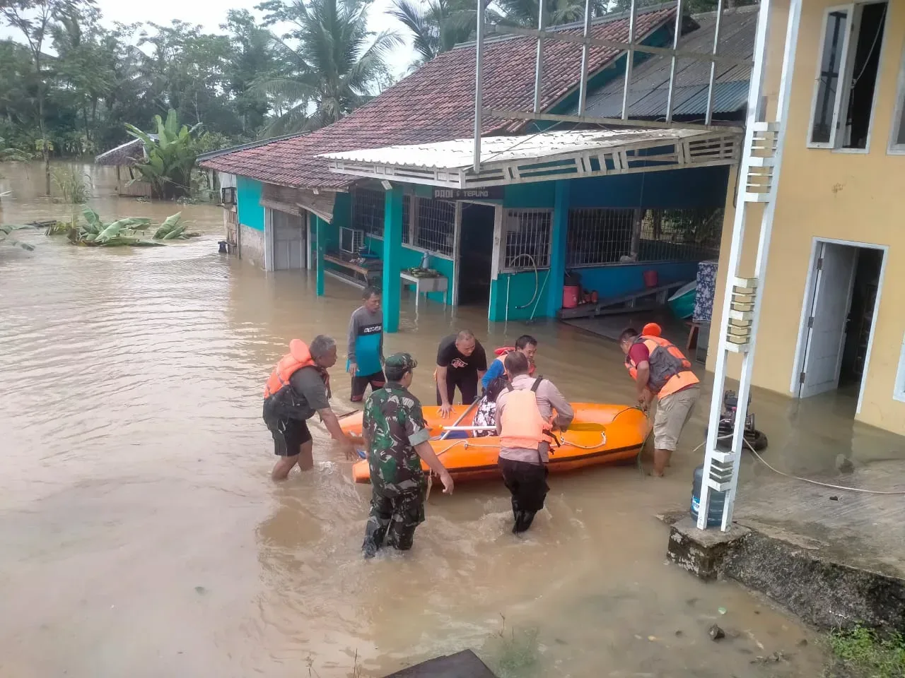 Dimulai..!! Pemprov Banten Terjunkan Tim Untuk Modifikasi Cuaca I Teras Media