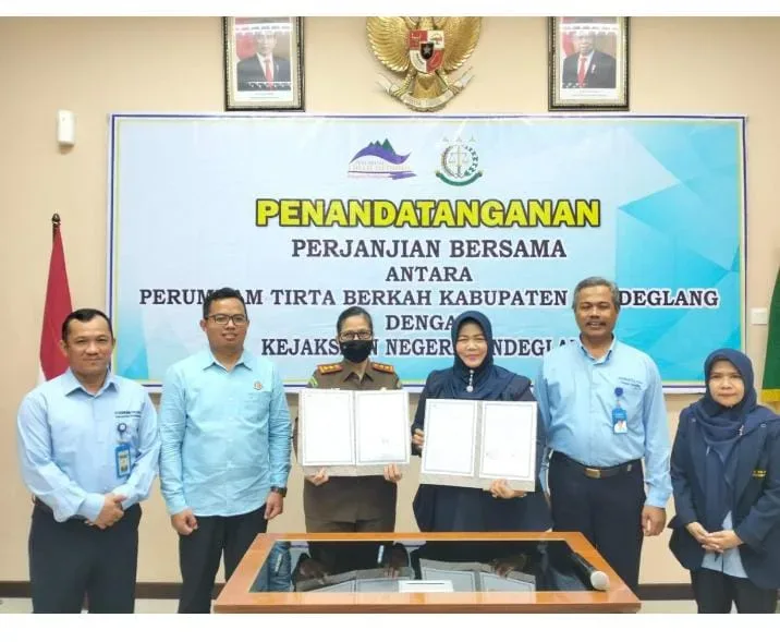 Perumdam Tirta Berkah dan Kejaksaan Negeri Pandeglang Tekan MoU I Teras Media