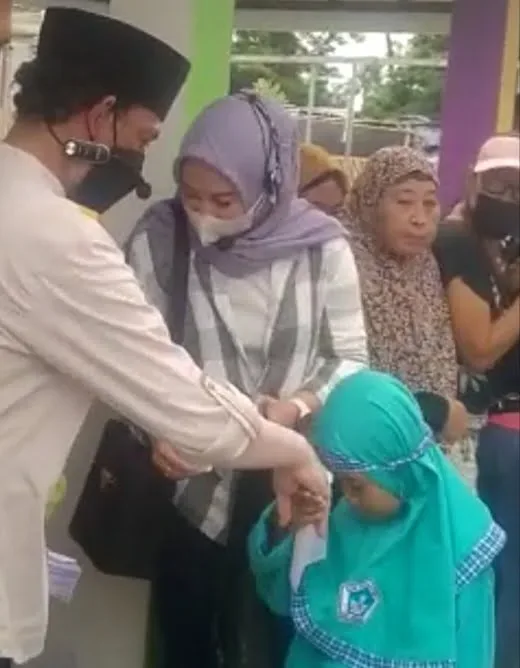 CEO Pasar Pelangi Sepatan Gelar Santunan Kepada Ratusan Yatim Piatu dan Lansia I Teras Media