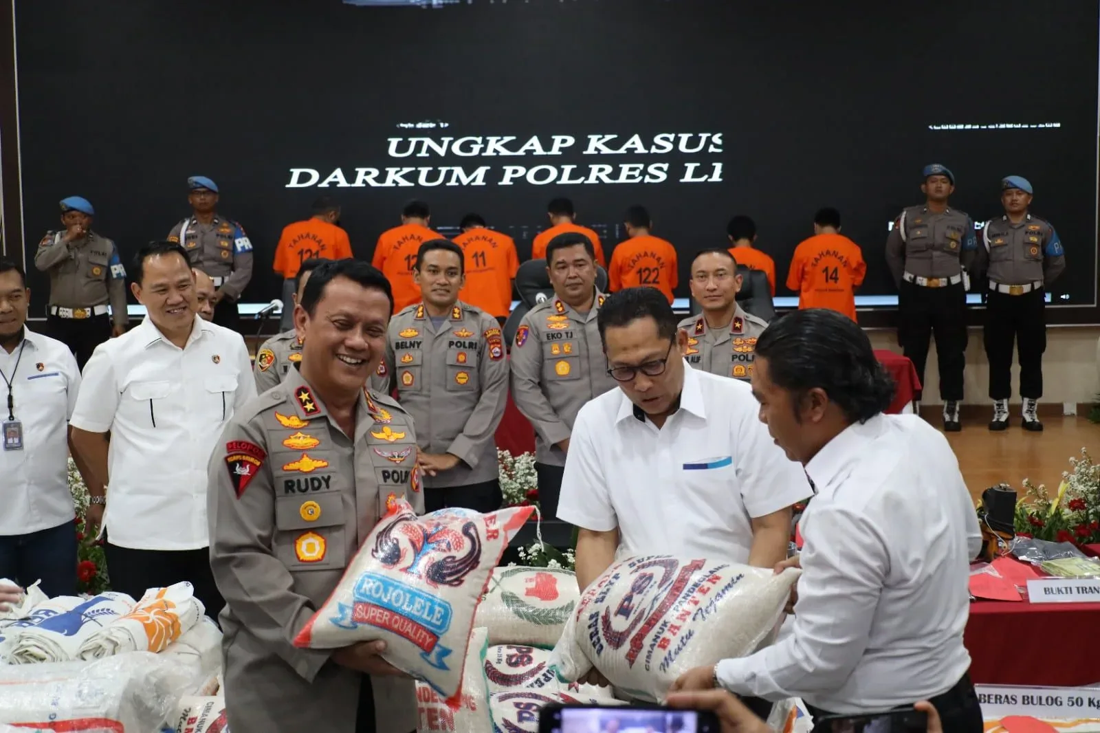 Polda Banten Amankan 350 Ton Beras Bulog I Teras Media