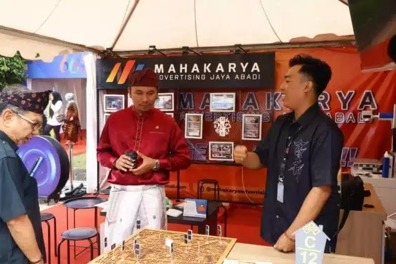 Ketua DPRD Mengunjungi Stand UMKM Jambi Mantap Expo 2023 I Teras Media