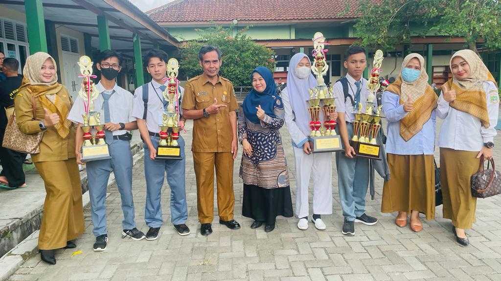 Woow Kereeen ; SMK PGRI Rangkasbitung Sabet 6 Gelar Juara Dalam Lomba LKS, FLSS Dan KOS Tingkat Kabupaten I Teras Media