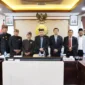 Sesi foto Ketua DPD RI bersama dengan PT.BIBU dan Kemenhub dalam rapat Koordinasi pembangunan Bandara Bali Utara Kamis, (16/3/2023) 