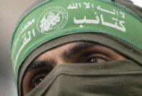 Keterangan Foto: Militan Hamas Yang Sedang Memberontak Pasukan Israel Agar Tidak Terjadi Konflik Yang berkepanjangan