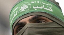 Keterangan Foto: Militan Hamas Yang Sedang Memberontak Pasukan Israel Agar Tidak Terjadi Konflik Yang berkepanjangan