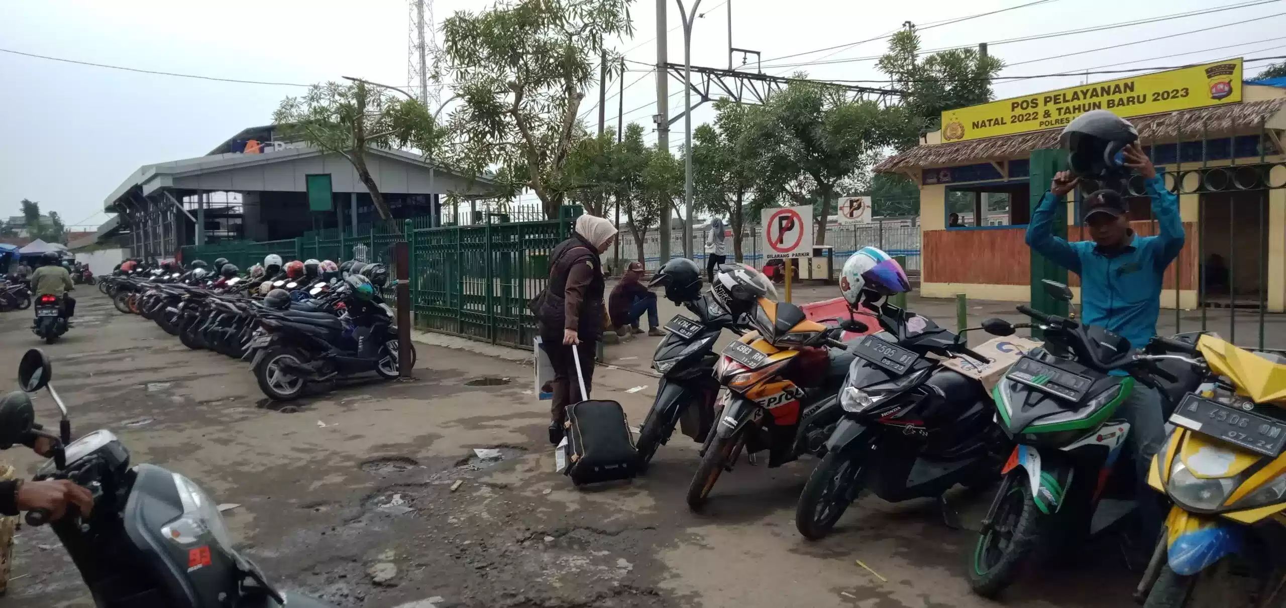 Kisah Kejari Lebak Pulang Pergi Naik Kereta I Teras Media