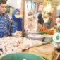 Foto ; Tim Loka POM Kabupaten Tangerang saat melakukan Pengawasan di Pasar Tradisional Curug Sabtu (18/3)