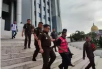 Keterangan foto : Kejati Sulsel tahan Eks Kepala BPKD Takalar, Jumat (31/3/2023)