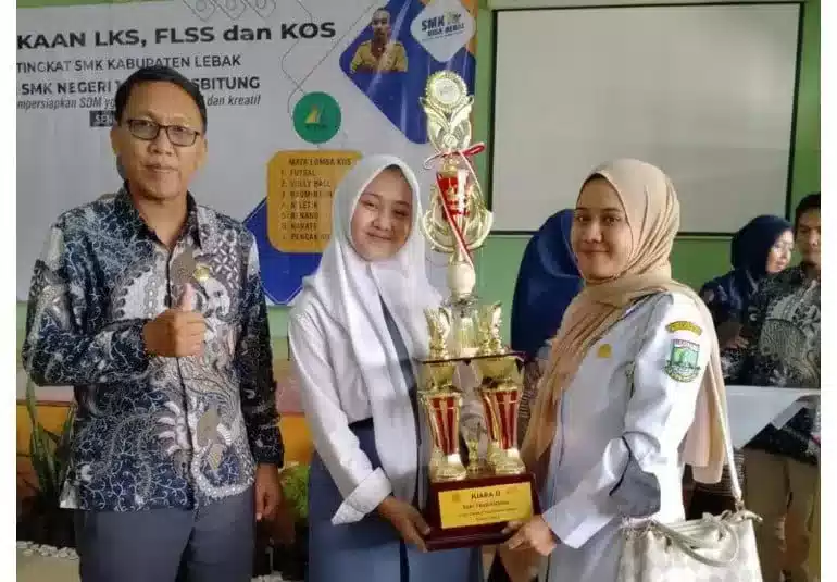 Ini Baru Sekolah ; Peserta Didik SMKN 2 Rangkasbitung Borong 12 Medali Emas Dalam Lomba FLSS Tingkat Kabupaten I Teras Media