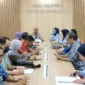 Kantor Wilayah Hukum Dan HAM Jabar Bersama DPRD Cirebon Harmonisasikan Baperda Pesantren Dan Keluarga Berencana, Selasa(4/4/2023) 