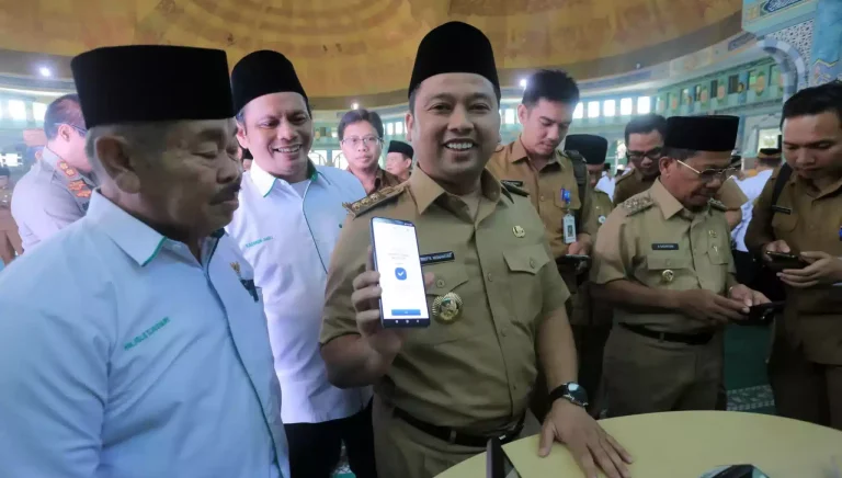 Arief Ajak ASN untuk Membayar Zakat di Kota Tangerang 1 https://terasmedia.co/wp-content/uploads/2023/04/34053arief-ajak-asn-untuk-membayar-zakat-di-kota-tangerang-