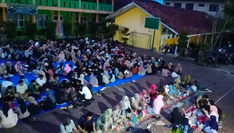 IMG-20230401-WA0076 Sanlat SMK PGRI Rangkasbitung Ditutup dan Dilanjutkan Bukber I Teras Media