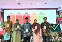 Keterangan foto : Ketua PW Muhammadiyah Sumatera Utara (Sumut) Prof. Dr. Hasyimsyah Nasution MA dan Ketua PW Aisyiyah Sumatera Utara Dr. Nur Rahmah Amini MA hadir pada pengajian Pimpinan Pusat Muhammadiyah di Kampus Universitas Muhammadiyah Jakarta (UMJ) Jalan Tanah Merdeka, Pasar Rebo, Jakarta Timur, Minggu (2/4/2023)