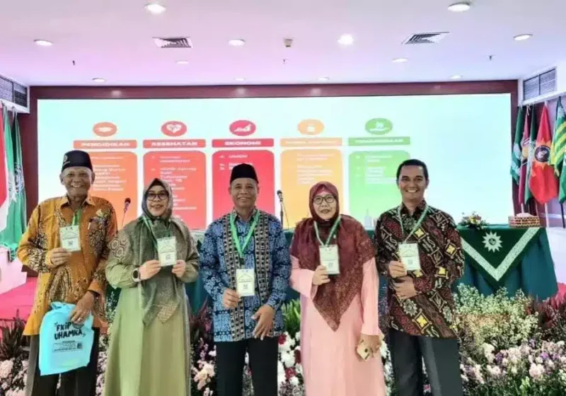 Keterangan foto : Ketua PW Muhammadiyah Sumatera Utara (Sumut) Prof. Dr. Hasyimsyah Nasution MA dan Ketua PW Aisyiyah Sumatera Utara Dr. Nur Rahmah Amini MA hadir pada pengajian Pimpinan Pusat Muhammadiyah di Kampus Universitas Muhammadiyah Jakarta (UMJ) Jalan Tanah Merdeka, Pasar Rebo, Jakarta Timur, Minggu (2/4/2023)