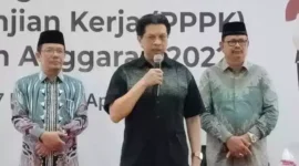 Keterangan foto : Rektor IAIN Lhokseumawe mendampingi Irjen Kemenag RI Faisal Ali Hasyim saat mengunjungi acara tes Pelaksanaan Computer Assisted Test (CAT) Calon PPPK (Pegawai Pemerintah dengan Perjanjian Kerja) pada Minggu pagi ( 02/04/23) di Gedung Amel Banda Aceh berjalan lancar.