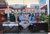 Keterangan foto : Balai Pemasyarakatan Kelas I Cirebon melaksanakan kegiatan One Day One Product yang merupakan salah satu rangkaian kegiatan untuk memperingati Hari Bakti Pemasyarakatan (HBP) ke 59 pada tanggal 03 April 2023.