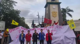 Keterangan foto : Demo HUT ke 149 Pandeglang, Selasa (4/4/2023)