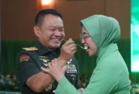 Kepala Staf Angkatan Darat (Kasad) Jenderal TNI Dr. Dudung Abdurachman pada peringatan HUT Ke-77 Persatuan Istri Tentara Kartika Chandra Kirana (Persit KCK) yang digelar di Aula Wisma Persit KCK, Jakarta, Minggu (9/4/2023).