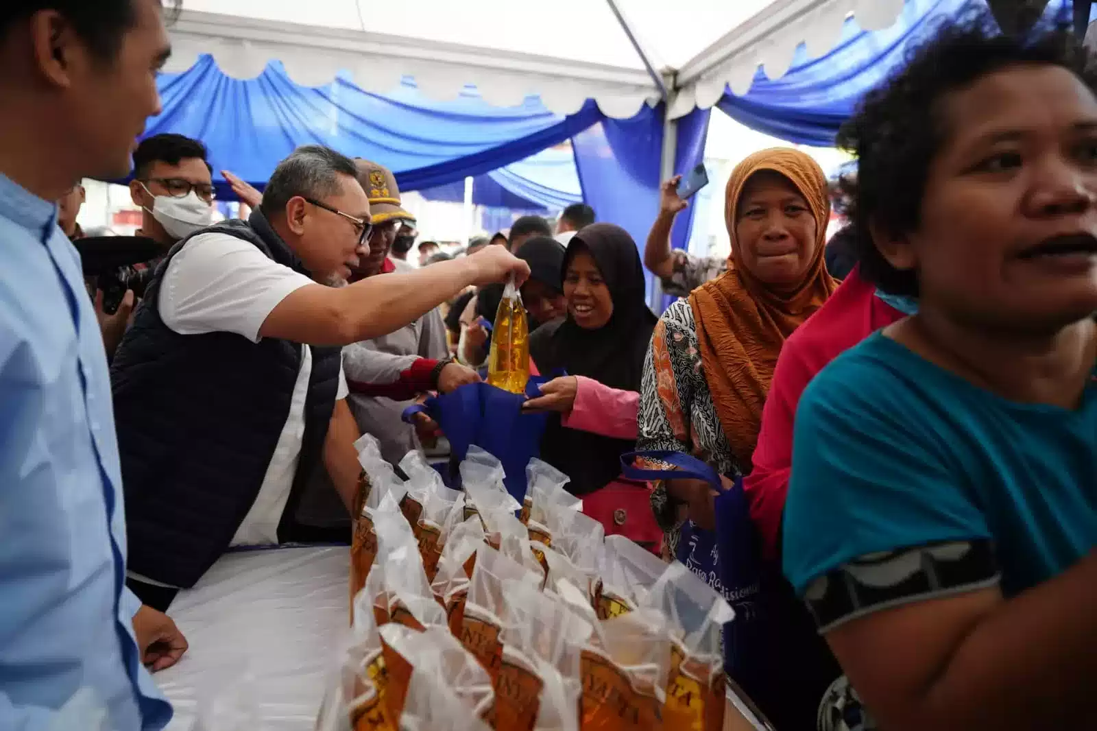 Mendag Zulkifli Hasan Cek Harga Bapok di Pasar Semarang, Begini Hasilnya I Teras Media