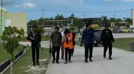 Perempuan berinisial N yang di tangkap oleh Ditkrimsus Polda Kaltara di jakarta pada Kamis siang 06/04/2023