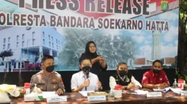 Keterangan foto : Polresta Bandara Soekarno Hatta (Soetta) berhasil menggagalkan usaha penyelundupan 67,8 Kg sisik trenggiling di Area Terminal Kargo Bandara Soekarno Hatta, Kelurahan Benda, KecamTan Benda, Kota Tangerang, Selasa (12/4/2023)