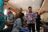 Keterangan foto : Dirjen Dukcapil Kemendagri Teguh Setyabudi hadir di Kota Semarang untuk menyosialisasikan IKD (Identitas Kependudukan Digital) kepada warga Kota Lunpia, Jumat (14/4/2023)