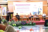 Keterangan foto : Dirjen Dukcapil Teguh Setyabudi kembali dipercaya Mendagri Tito Karnavian untuk mewakilinya hadir dalam Musrenbang Provinsi Jawa Tengah 2023 untuk Penyusunan RKPD Jateng Tahun 2024 di Gedung Gradhika Bhakti Praja, Kompleks Kantor Gubernur Jateng, Semarang, Kamis (13/4/2023).