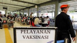 Keterangan foto : Stasiun Senen dan Gambir, Kamis (27/4/2023)