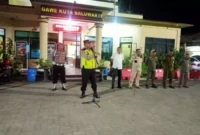 Foto: Kapolsek Mauk AKP Yono Taryono saat memberikan arahan dalam kegiatan pengamanan malam takbiran idul Fitri 1444H. Jum'at (20/4).
