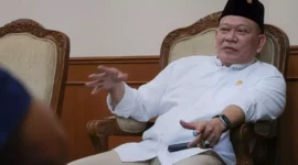 Ketua DPD RI, AA LaNyalla Mahmud Mattaliti Menghimbau kepada perantau atau pendatang dari luar daerah agar datang ke Jakarta mempunyai Keterampilan yang mumpuni, (Senin, 24/4/2023) 