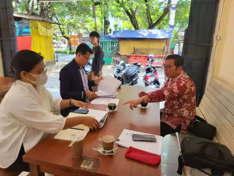 Keterangan foto : Kuasa hukum pemohon PT Wahana Jaya Logistik dengan PT Shifra Artani Investama, Mangatur Nainggolan dalam keterangan tertulisnya yang diterima Kamis (27/04).