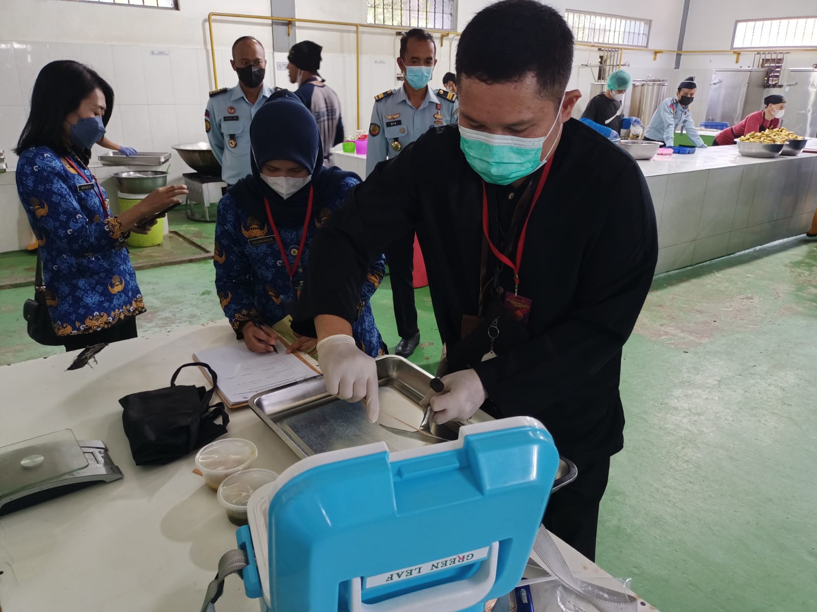 Tim Dinkes Kota Bandung Tinjau Dapur Lapas Banceuy Guna Penyerahan Sertifikat Laik Higiene I Teras Media